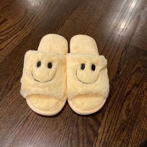 🎈New Winter Slipper Fluffy open Toe Happy Face 8-9